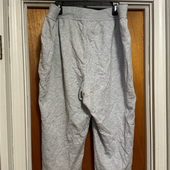 Livi crop/capri plus size sweatpants heather grey Sz 22/24 - Picture 3 of 4